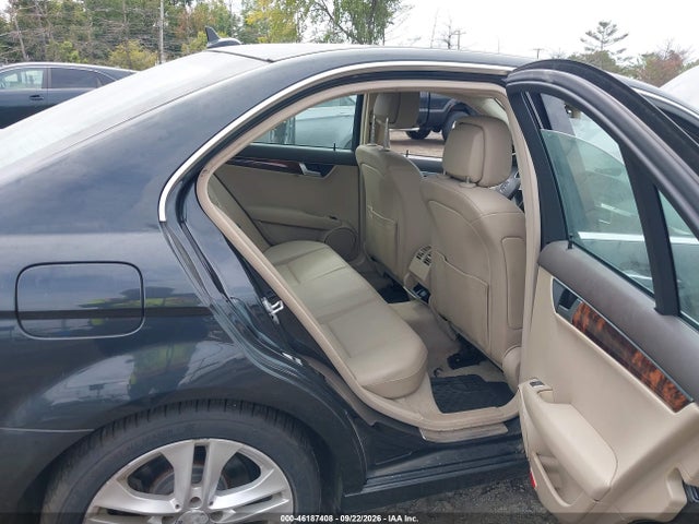46187408 :رقم المزاد ، WDDGF8BB0CA673837 vin ، 2012 Mercedes-benz C-class C 300 Luxury مزاد بيع