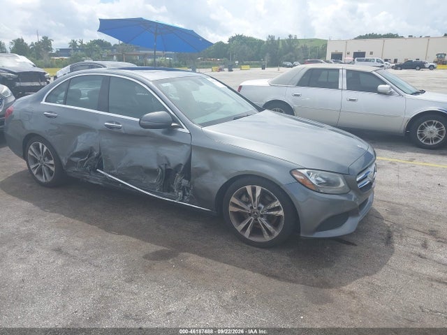 2018 Mercedes-benz C 300 მანქანა იყიდება აუქციონზე, vin: 55SWF4JB8JU239622, აუქციონის ნომერი: 46187488
