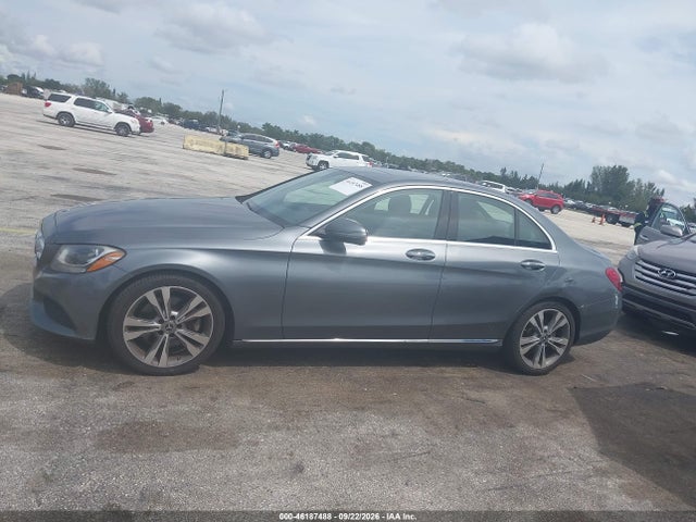 2018 Mercedes-benz C 300 მანქანა იყიდება აუქციონზე, vin: 55SWF4JB8JU239622, აუქციონის ნომერი: 46187488