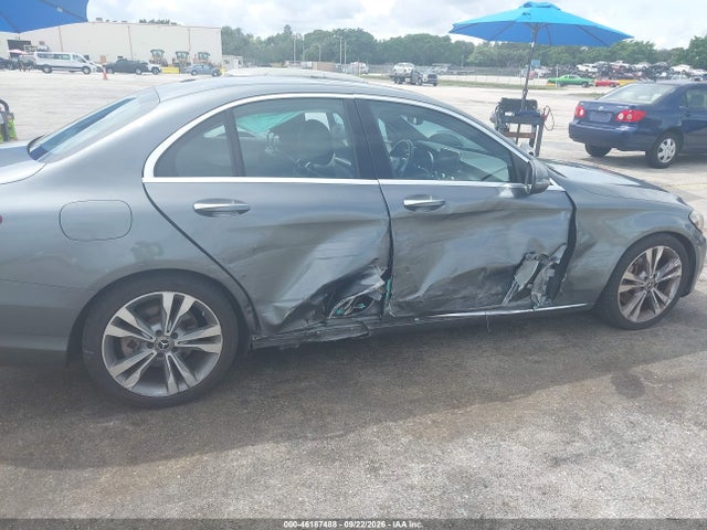 2018 Mercedes-benz C 300 მანქანა იყიდება აუქციონზე, vin: 55SWF4JB8JU239622, აუქციონის ნომერი: 46187488
