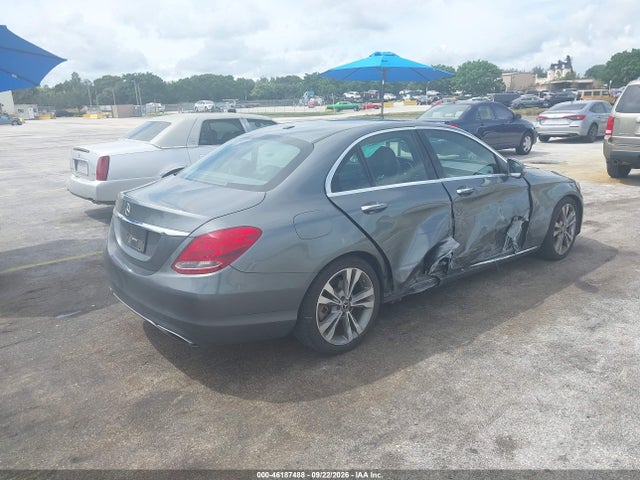 2018 Mercedes-benz C 300 მანქანა იყიდება აუქციონზე, vin: 55SWF4JB8JU239622, აუქციონის ნომერი: 46187488