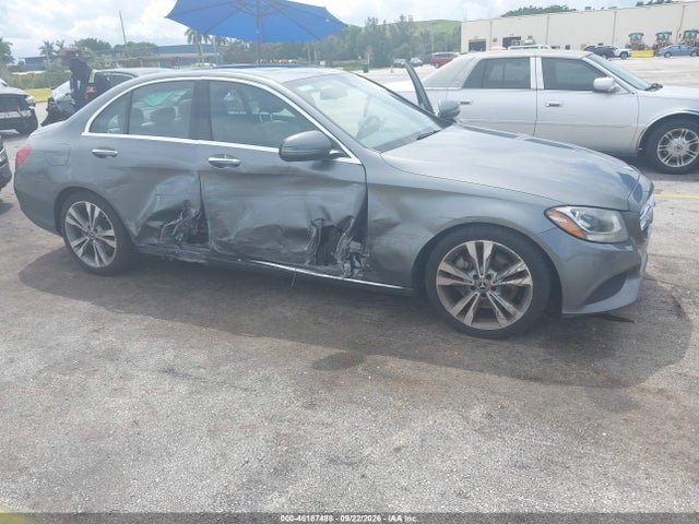 2018 Mercedes-benz C 300 მანქანა იყიდება აუქციონზე, vin: 55SWF4JB8JU239622, აუქციონის ნომერი: 46187488