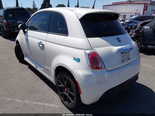 Fiat 500E BATTERY ELECTRIC 2016 3C3CFFGE4GT165213 Image 3