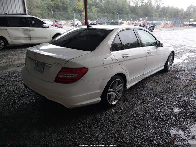 46187770 :رقم المزاد ، WDDGF8AB1EA956719 vin ، 2014 Mercedes-benz C 300 Luxury 4matic/sport 4matic مزاد بيع