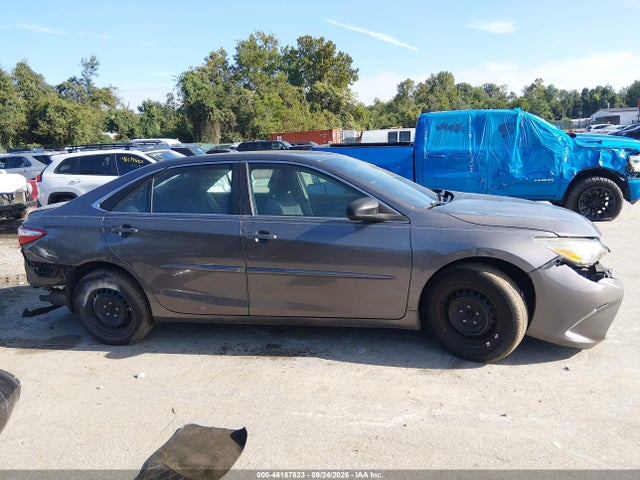 46187823 :رقم المزاد ، 4T4BF1FK9GR557757 vin ، 2016 Toyota Camry Le مزاد بيع