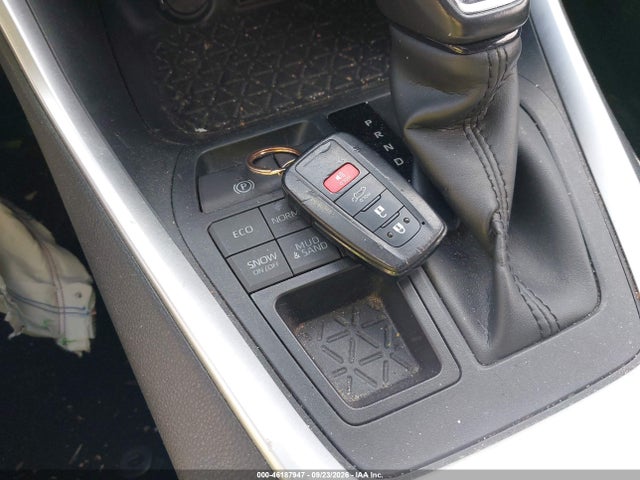 2020 Toyota Rav4 Xle Premium მანქანა იყიდება აუქციონზე, vin: JTMA1RFV8LJ025591, აუქციონის ნომერი: 46187947