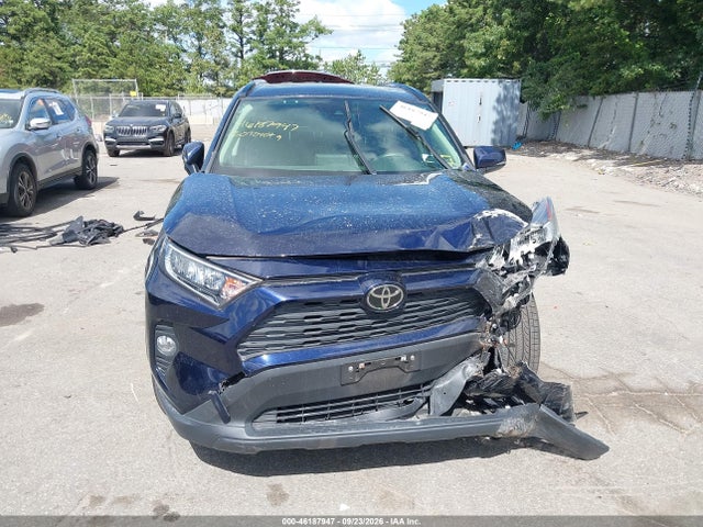 2020 Toyota Rav4 Xle Premium მანქანა იყიდება აუქციონზე, vin: JTMA1RFV8LJ025591, აუქციონის ნომერი: 46187947