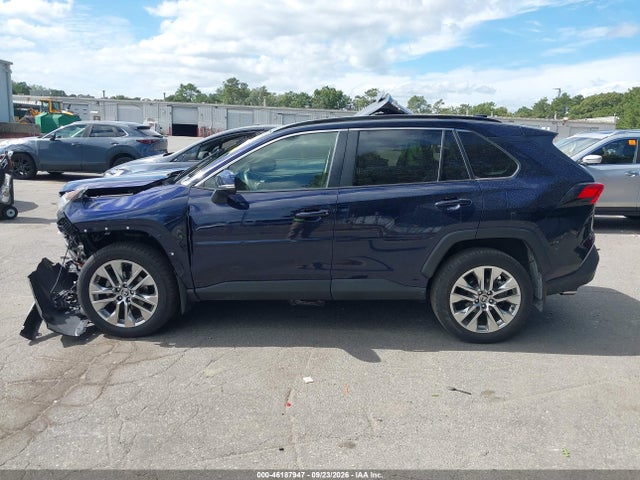 2020 Toyota Rav4 Xle Premium მანქანა იყიდება აუქციონზე, vin: JTMA1RFV8LJ025591, აუქციონის ნომერი: 46187947