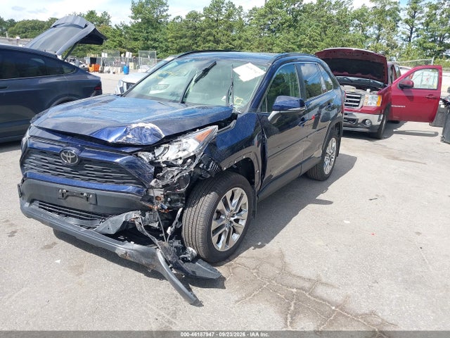 2020 Toyota Rav4 Xle Premium მანქანა იყიდება აუქციონზე, vin: JTMA1RFV8LJ025591, აუქციონის ნომერი: 46187947