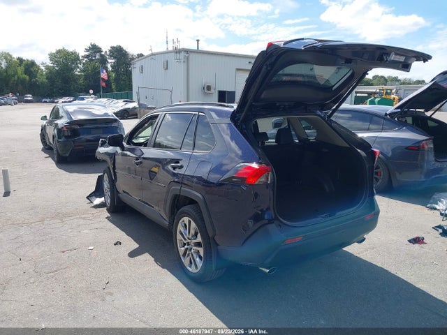 2020 Toyota Rav4 Xle Premium მანქანა იყიდება აუქციონზე, vin: JTMA1RFV8LJ025591, აუქციონის ნომერი: 46187947