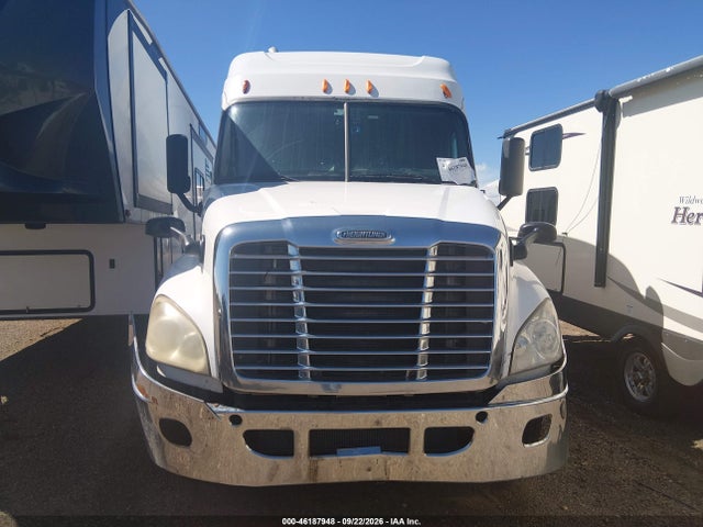 46187948 :رقم المزاد ، 1FUJGLDR4ASAV2565 vin ، 2010 Freightliner Cascadia 125 مزاد بيع