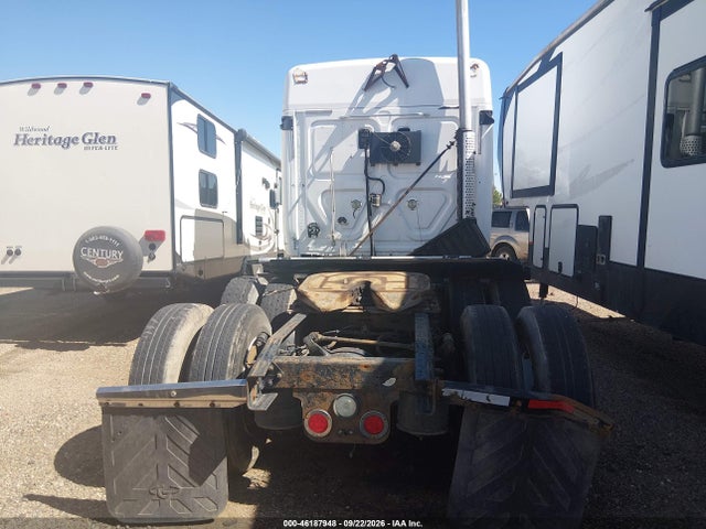 46187948 :رقم المزاد ، 1FUJGLDR4ASAV2565 vin ، 2010 Freightliner Cascadia 125 مزاد بيع