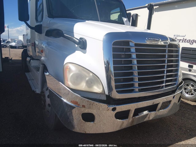 46187948 :رقم المزاد ، 1FUJGLDR4ASAV2565 vin ، 2010 Freightliner Cascadia 125 مزاد بيع