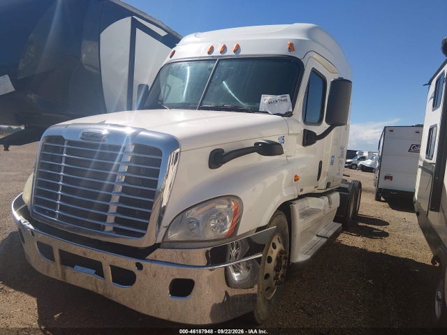 46187948 :رقم المزاد ، 1FUJGLDR4ASAV2565 vin ، 2010 Freightliner Cascadia 125 مزاد بيع