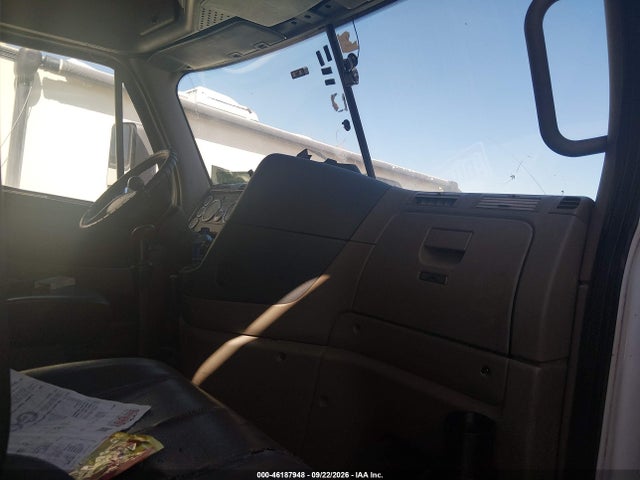 46187948 :رقم المزاد ، 1FUJGLDR4ASAV2565 vin ، 2010 Freightliner Cascadia 125 مزاد بيع