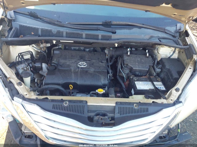 46187957 :رقم المزاد ، 5TDDK3DC6BS003938 vin ، 2011 Toyota Sienna Limited مزاد بيع