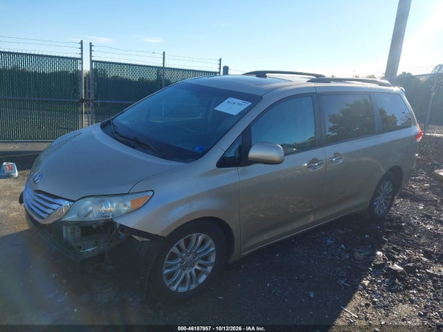 46187957 :رقم المزاد ، 5TDDK3DC6BS003938 vin ، 2011 Toyota Sienna Limited مزاد بيع