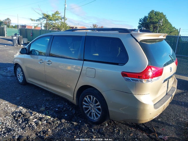 46187957 :رقم المزاد ، 5TDDK3DC6BS003938 vin ، 2011 Toyota Sienna Limited مزاد بيع