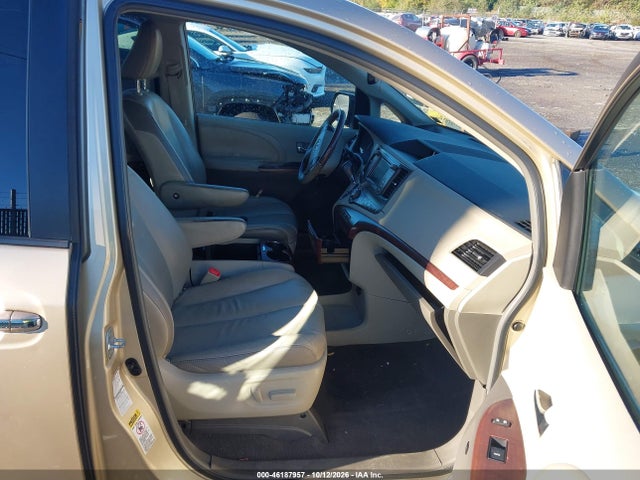 46187957 :رقم المزاد ، 5TDDK3DC6BS003938 vin ، 2011 Toyota Sienna Limited مزاد بيع