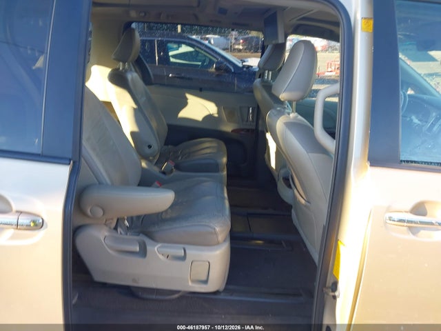 46187957 :رقم المزاد ، 5TDDK3DC6BS003938 vin ، 2011 Toyota Sienna Limited مزاد بيع