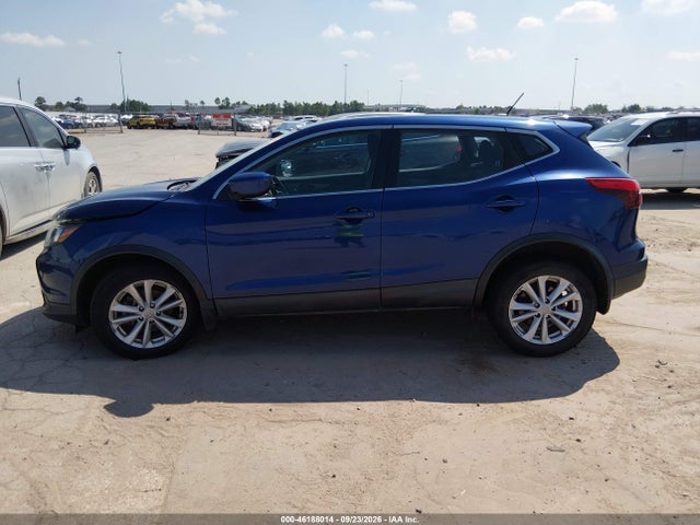 JN1BJ1CP9JW152932 Nissan Rogue Sport S