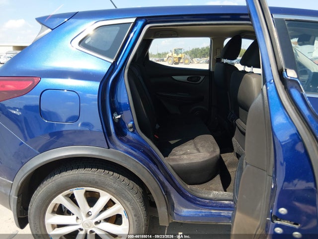 JN1BJ1CP9JW152932 Nissan Rogue Sport S