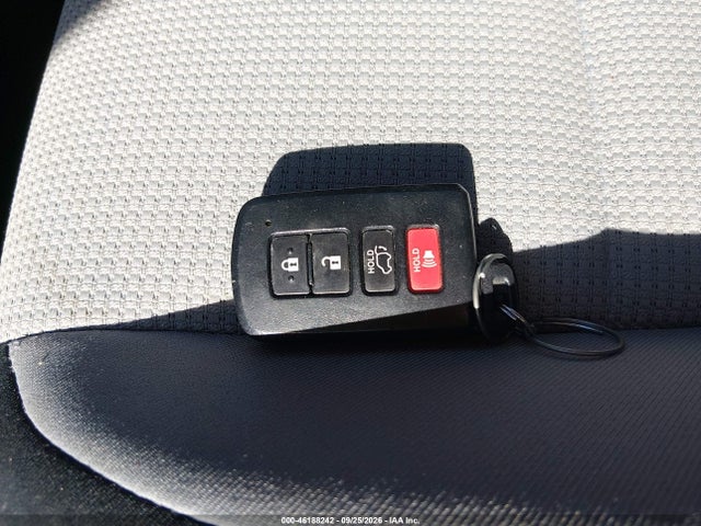 2017 Toyota Rav4 Xle მანქანა იყიდება აუქციონზე, vin: 2T3RFREV4HW650956, აუქციონის ნომერი: 46188242