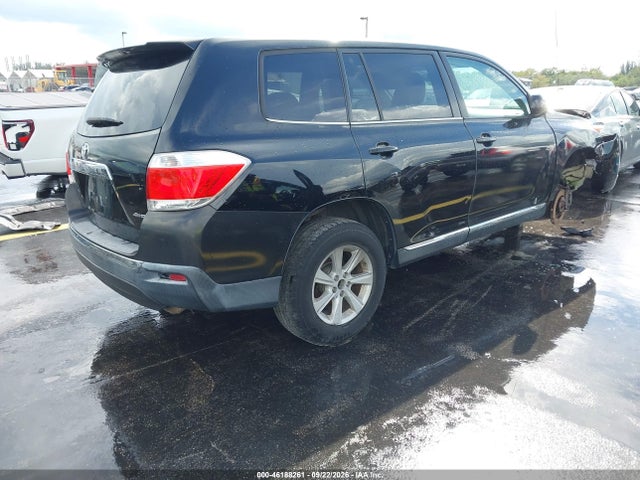 Продажа на аукционе авто 2012 Toyota Highlander Base V6, vin: 5TDBK3EH5CS130070, номер лота: 46188261