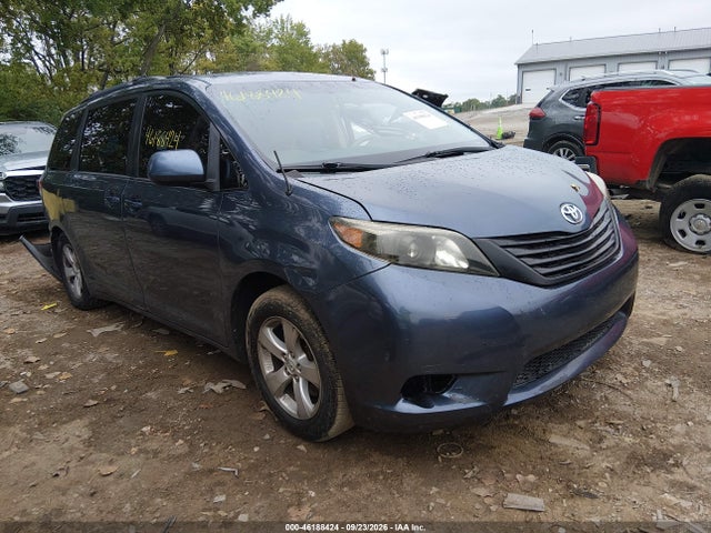 46188424 :رقم المزاد ، 5TDKK3DC4DS330445 vin ، 2013 Toyota Sienna Le V6 8 Passenger مزاد بيع