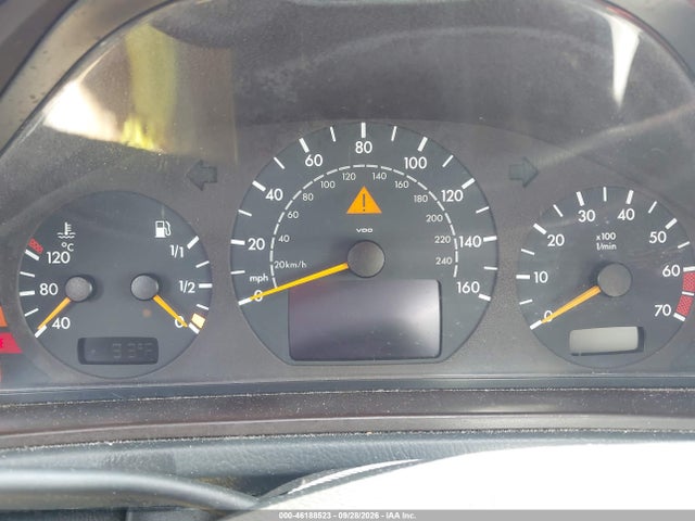 2000 Mercedes-benz Clk 320 მანქანა იყიდება აუქციონზე, vin: WDBLJ65G3YF122216, აუქციონის ნომერი: 46188523