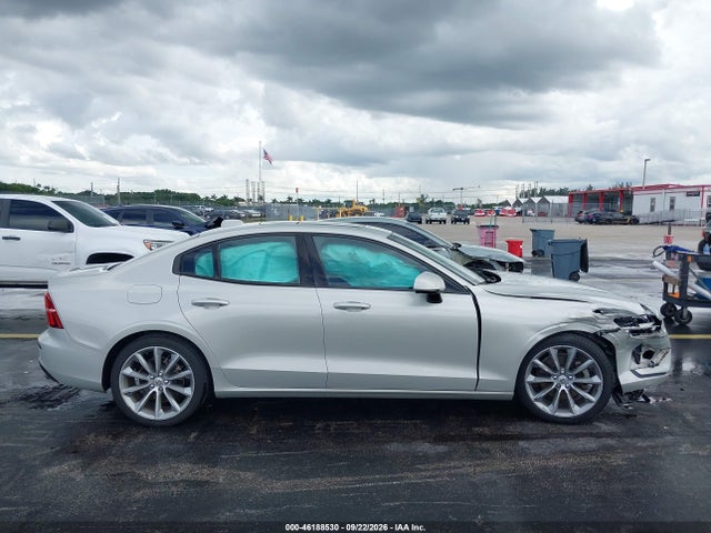 46188530 :رقم المزاد ، 7JR102FK8LG065202 vin ، 2020 Volvo S60 T5 Momentum مزاد بيع