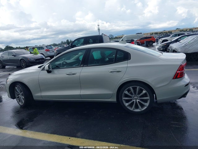 46188530 :رقم المزاد ، 7JR102FK8LG065202 vin ، 2020 Volvo S60 T5 Momentum مزاد بيع