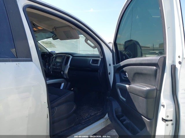 46188695 :رقم المزاد ، 1N6AA1F40JN513784 vin ، 2018 Nissan Titan Xd Sv Gas مزاد بيع