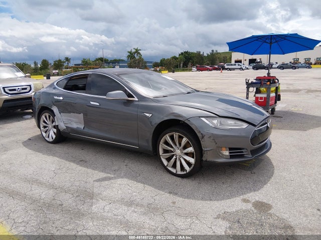 2013 Tesla Model S Performance მანქანა იყიდება აუქციონზე, vin: 5YJSA1DP2DFP05327, აუქციონის ნომერი: 46188722