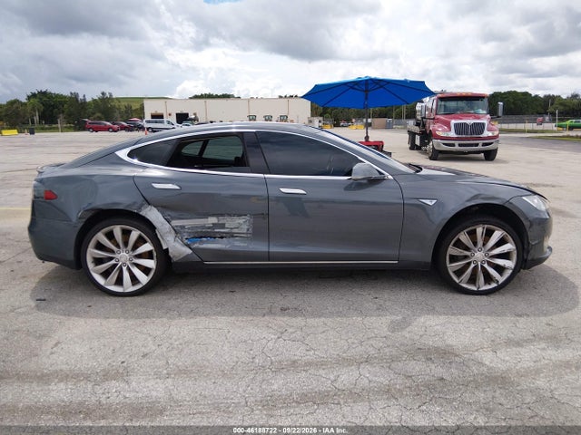 46188722 :رقم المزاد ، 5YJSA1DP2DFP05327 vin ، 2013 Tesla Model S Performance مزاد بيع