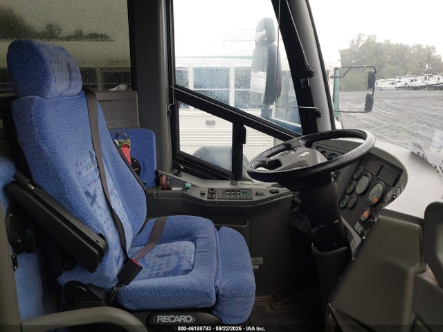 46188793 :رقم المزاد ، 2MG3JMHA8BW065743 vin ، 2011 Motor Coach Industries Transit Bus مزاد بيع