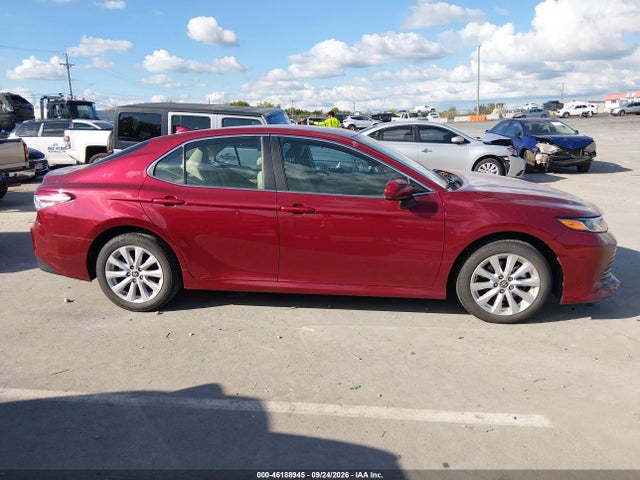 46188945 :رقم المزاد ، 4T1C11BKXLU017251 vin ، 2020 Toyota Camry Le Awd مزاد بيع