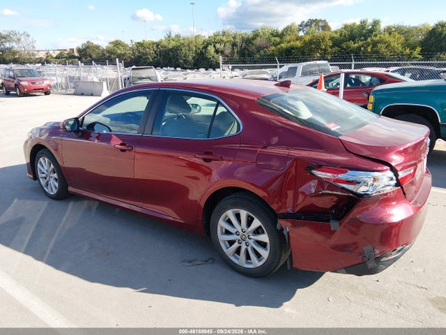 46188945 :رقم المزاد ، 4T1C11BKXLU017251 vin ، 2020 Toyota Camry Le Awd مزاد بيع
