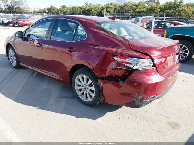 46188945 :رقم المزاد ، 4T1C11BKXLU017251 vin ، 2020 Toyota Camry Le Awd مزاد بيع