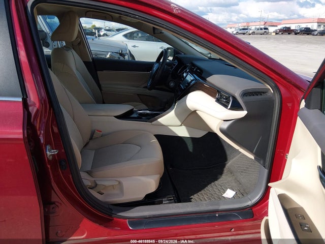 46188945 :رقم المزاد ، 4T1C11BKXLU017251 vin ، 2020 Toyota Camry Le Awd مزاد بيع