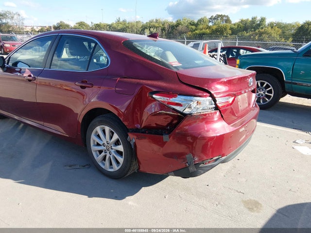 46188945 :رقم المزاد ، 4T1C11BKXLU017251 vin ، 2020 Toyota Camry Le Awd مزاد بيع