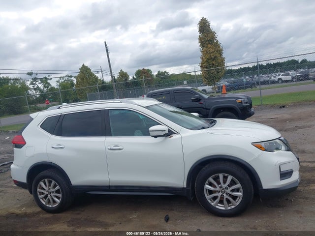 2017 Nissan Rogue Sv მანქანა იყიდება აუქციონზე, vin: 5N1AT2MV3HC869176, აუქციონის ნომერი: 46189122