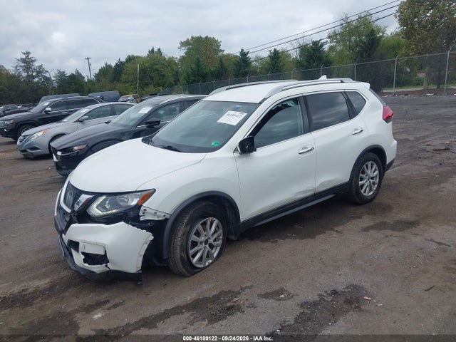 2017 Nissan Rogue Sv მანქანა იყიდება აუქციონზე, vin: 5N1AT2MV3HC869176, აუქციონის ნომერი: 46189122