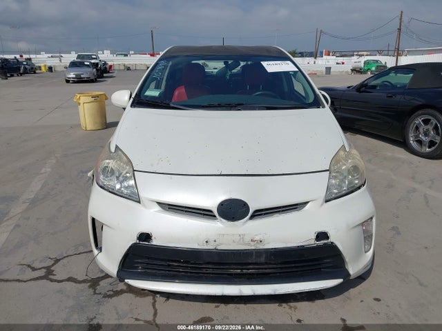 Toyota Prius Two 2015 JTDKN3DU6F0463570 Image 13