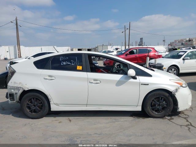 Toyota Prius Two 2015 JTDKN3DU6F0463570 Image 14