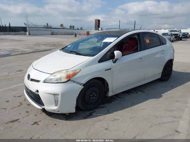 Toyota Prius Two 2015 JTDKN3DU6F0463570 Image 2