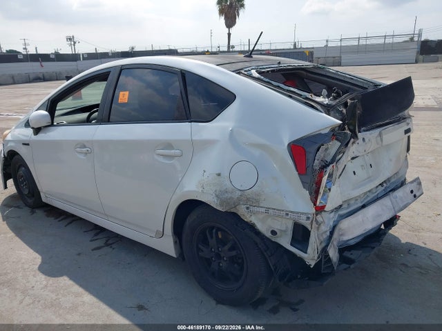 Toyota Prius Two 2015 JTDKN3DU6F0463570 Image 3