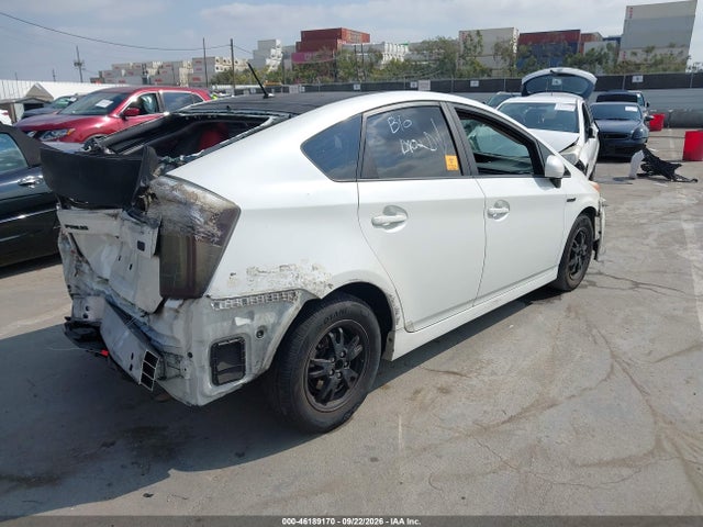 Toyota Prius Two 2015 JTDKN3DU6F0463570 Image 4