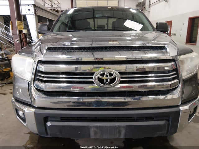 46189277 :رقم المزاد ، 5TFUY5F14HX669690 vin ، 2017 Toyota Tundra Sr5 5.7l V8 مزاد بيع