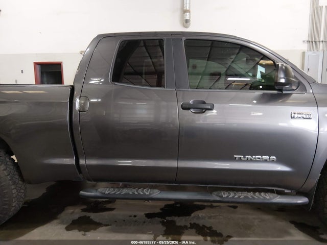 46189277 :رقم المزاد ، 5TFUY5F14HX669690 vin ، 2017 Toyota Tundra Sr5 5.7l V8 مزاد بيع